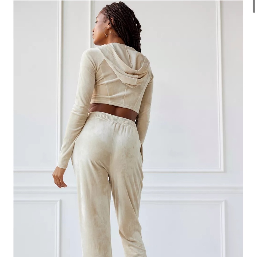 BNWT urban outfitters velour track suit - Picture 2 of 3